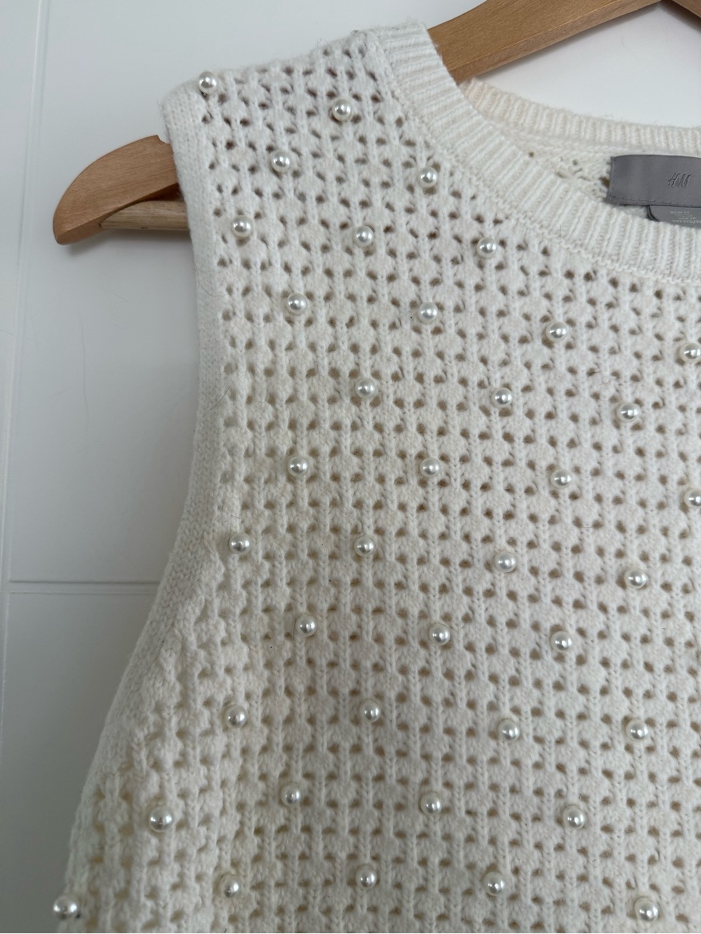 H&M Pearl Embellished Sleeveless Sweater, size medium. - Picture 3 of 5